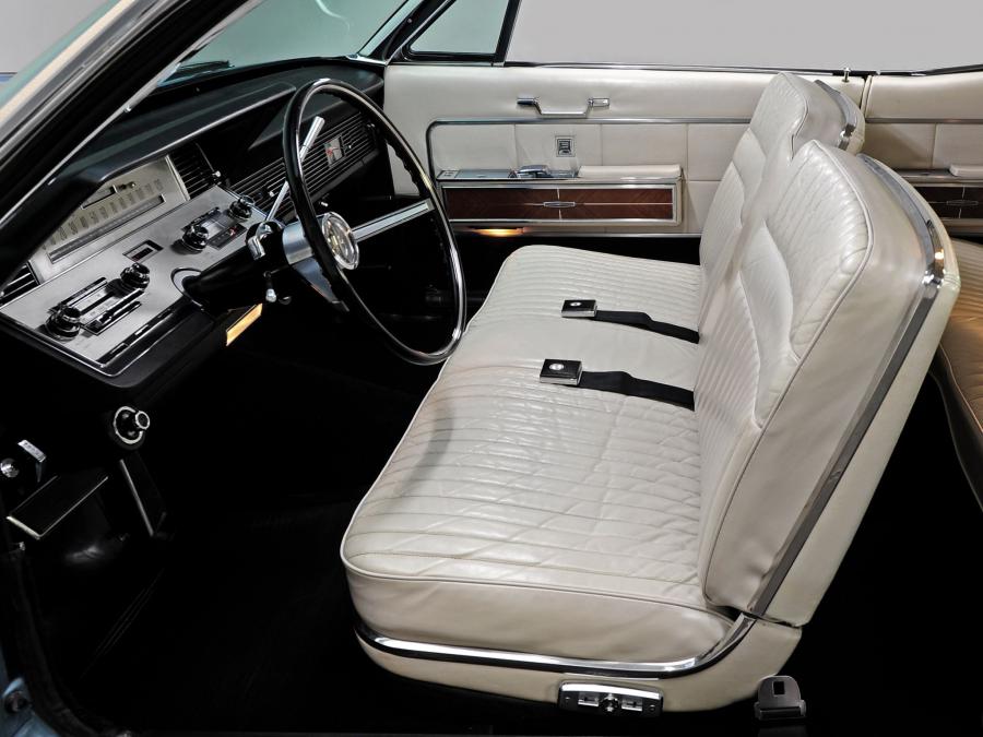  Lincoln Continental Hardtop Coupe 1966 года  (фото 6 из 13)